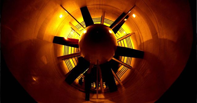 GEPA-0407074447 - BEDFORD,ENGLAND,04.JUL.07 - FORMULA 1, MOTORSPORT - Christian Horner presents the Red Bull wind tunnel. Image shows the wind tunnel. Photo: GEPA pictures/ Mathias Kniepeiss